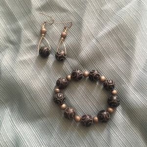 Bracelet and earring set.